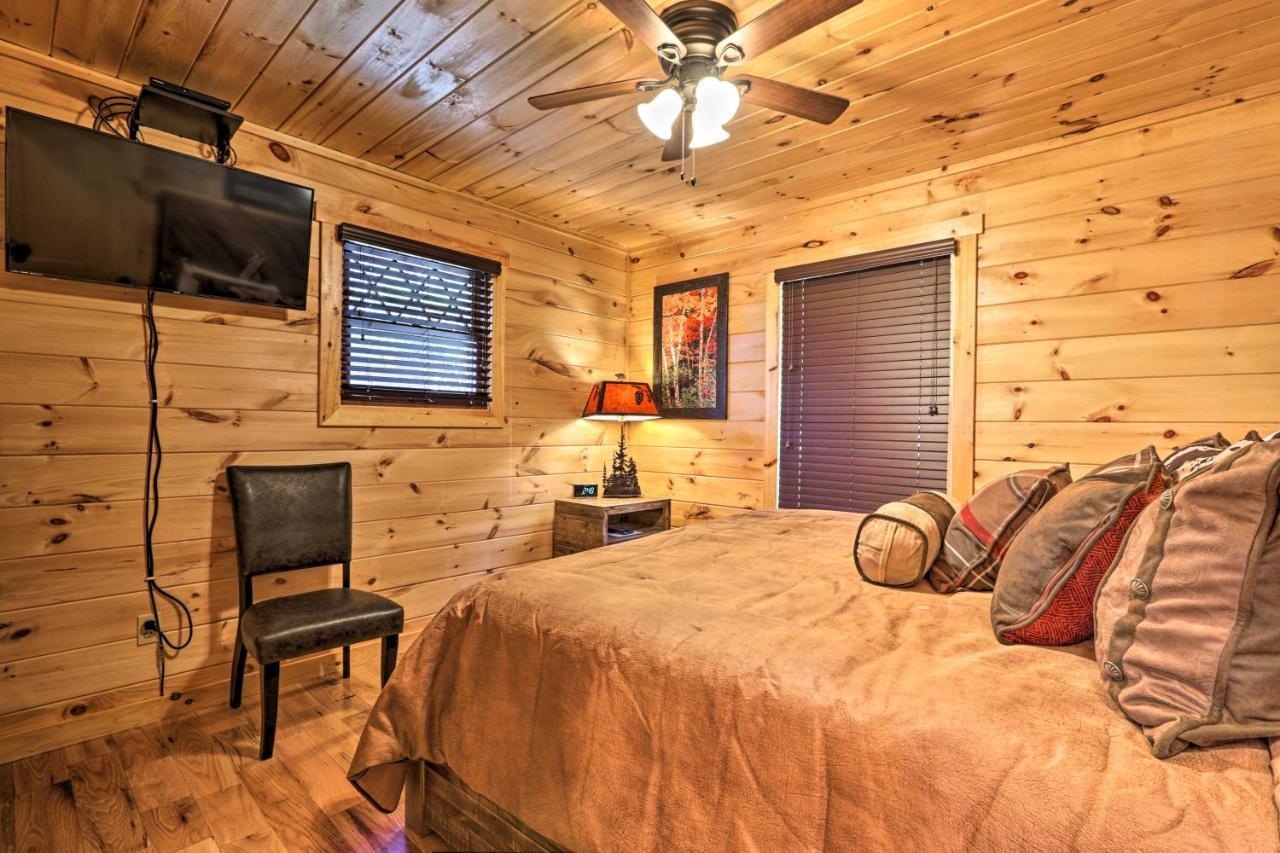 Luxe Cabin With Hot Tub, Theater, Pool Table, Arcade Pigeon Forge Zewnętrze zdjęcie
