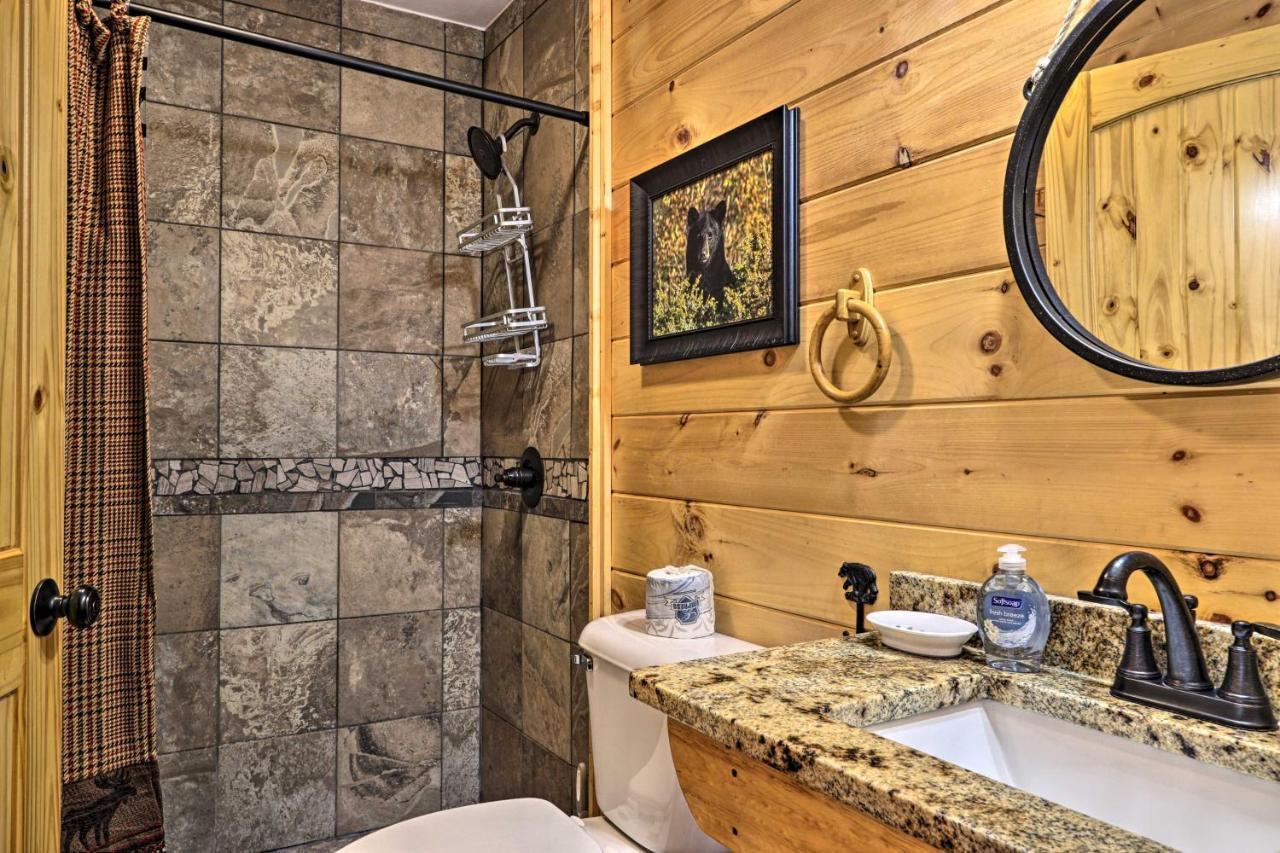 Luxe Cabin With Hot Tub, Theater, Pool Table, Arcade Pigeon Forge Zewnętrze zdjęcie