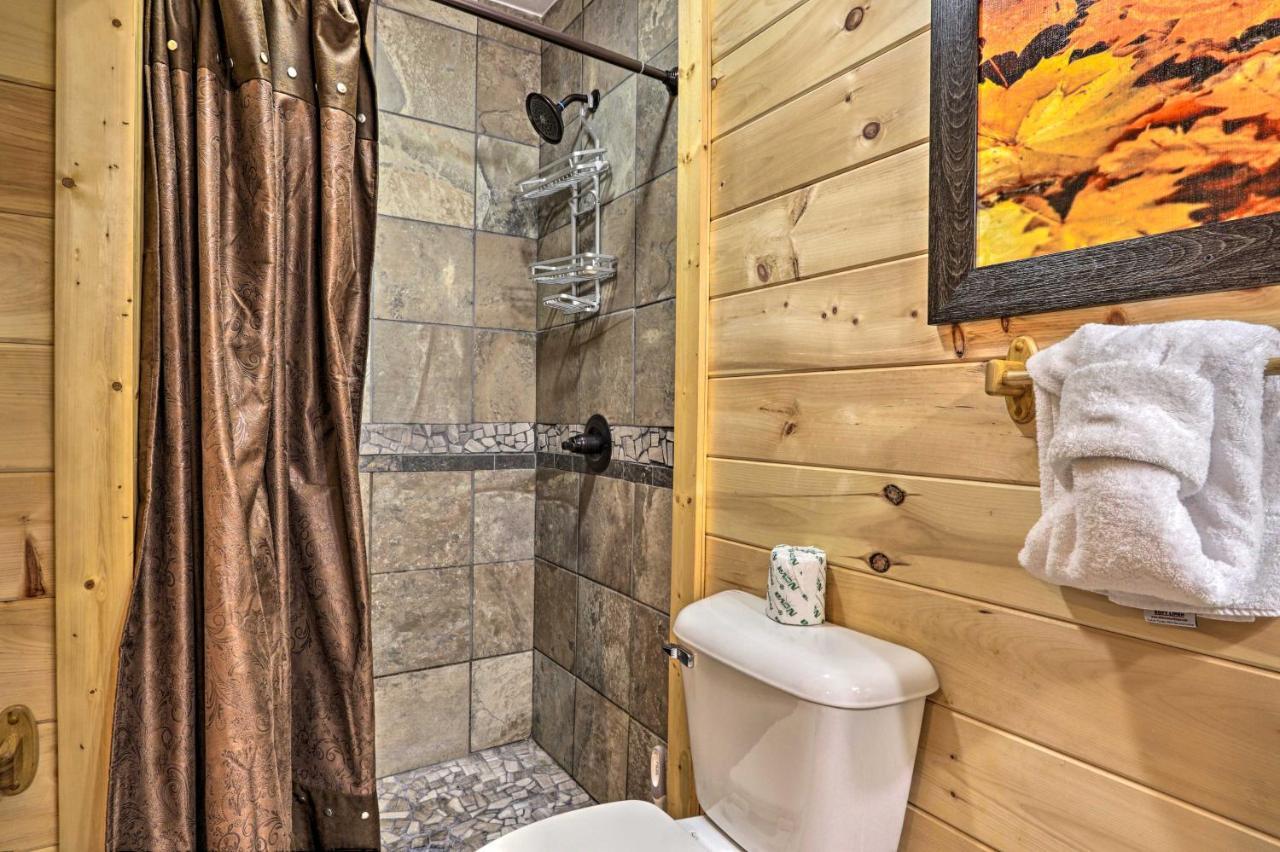 Luxe Cabin With Hot Tub, Theater, Pool Table, Arcade Pigeon Forge Zewnętrze zdjęcie