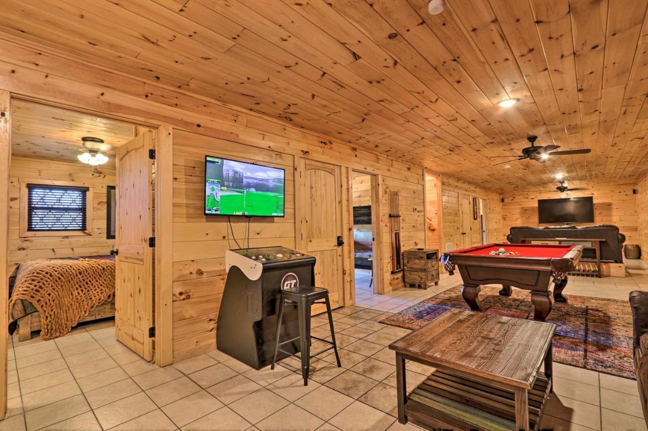 Luxe Cabin With Hot Tub, Theater, Pool Table, Arcade Pigeon Forge Zewnętrze zdjęcie
