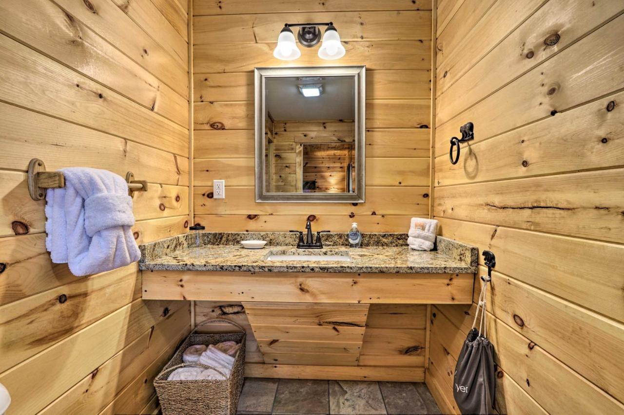 Luxe Cabin With Hot Tub, Theater, Pool Table, Arcade Pigeon Forge Zewnętrze zdjęcie