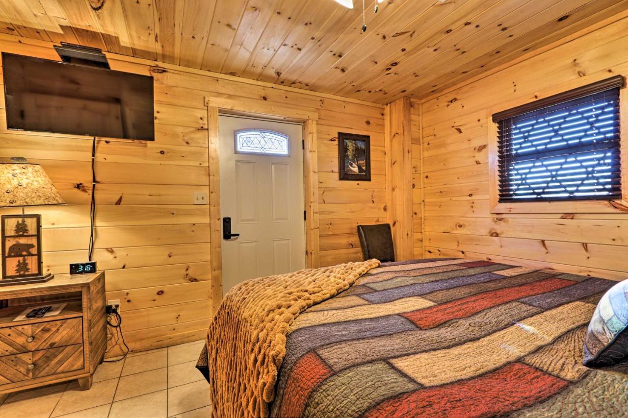 Luxe Cabin With Hot Tub, Theater, Pool Table, Arcade Pigeon Forge Zewnętrze zdjęcie