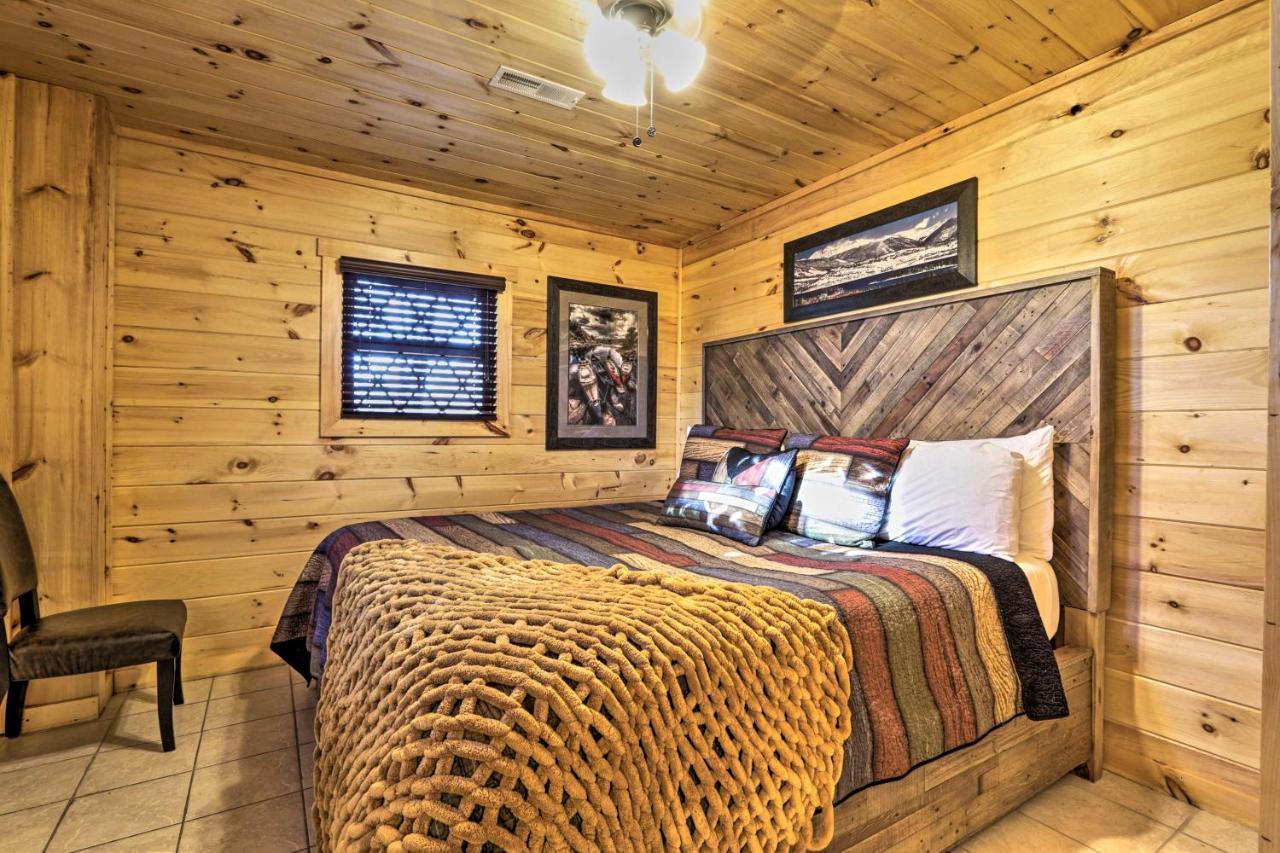 Luxe Cabin With Hot Tub, Theater, Pool Table, Arcade Pigeon Forge Zewnętrze zdjęcie