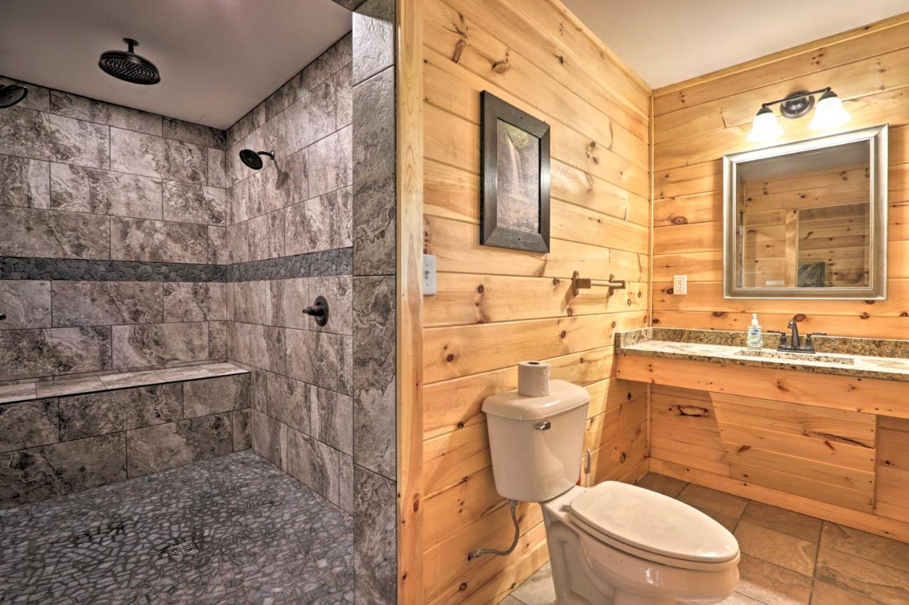 Luxe Cabin With Hot Tub, Theater, Pool Table, Arcade Pigeon Forge Zewnętrze zdjęcie