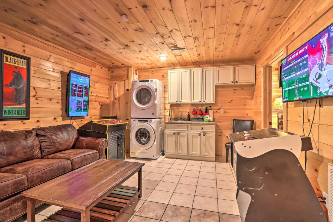 Luxe Cabin With Hot Tub, Theater, Pool Table, Arcade Pigeon Forge Zewnętrze zdjęcie