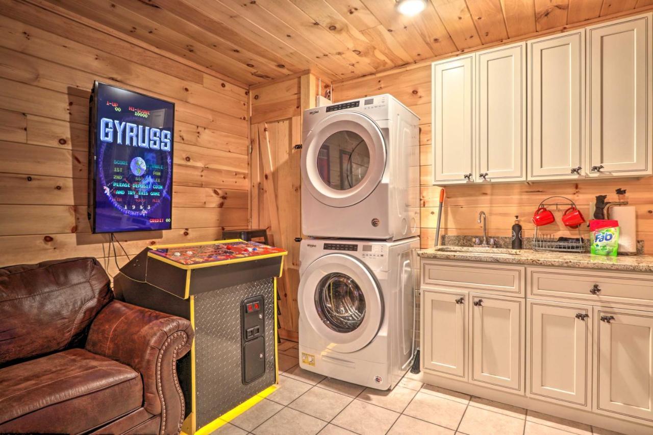 Luxe Cabin With Hot Tub, Theater, Pool Table, Arcade Pigeon Forge Zewnętrze zdjęcie