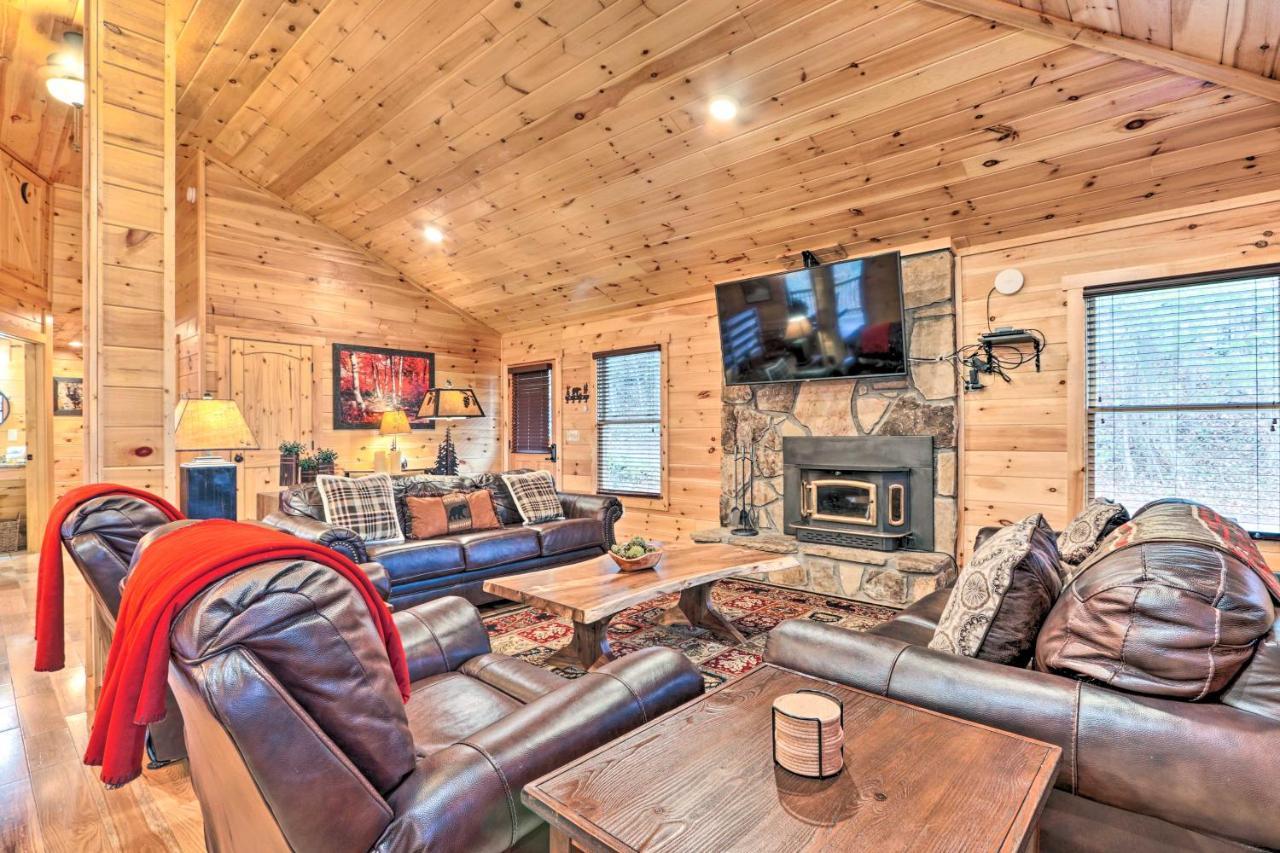 Luxe Cabin With Hot Tub, Theater, Pool Table, Arcade Pigeon Forge Zewnętrze zdjęcie