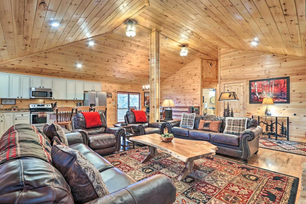 Luxe Cabin With Hot Tub, Theater, Pool Table, Arcade Pigeon Forge Zewnętrze zdjęcie
