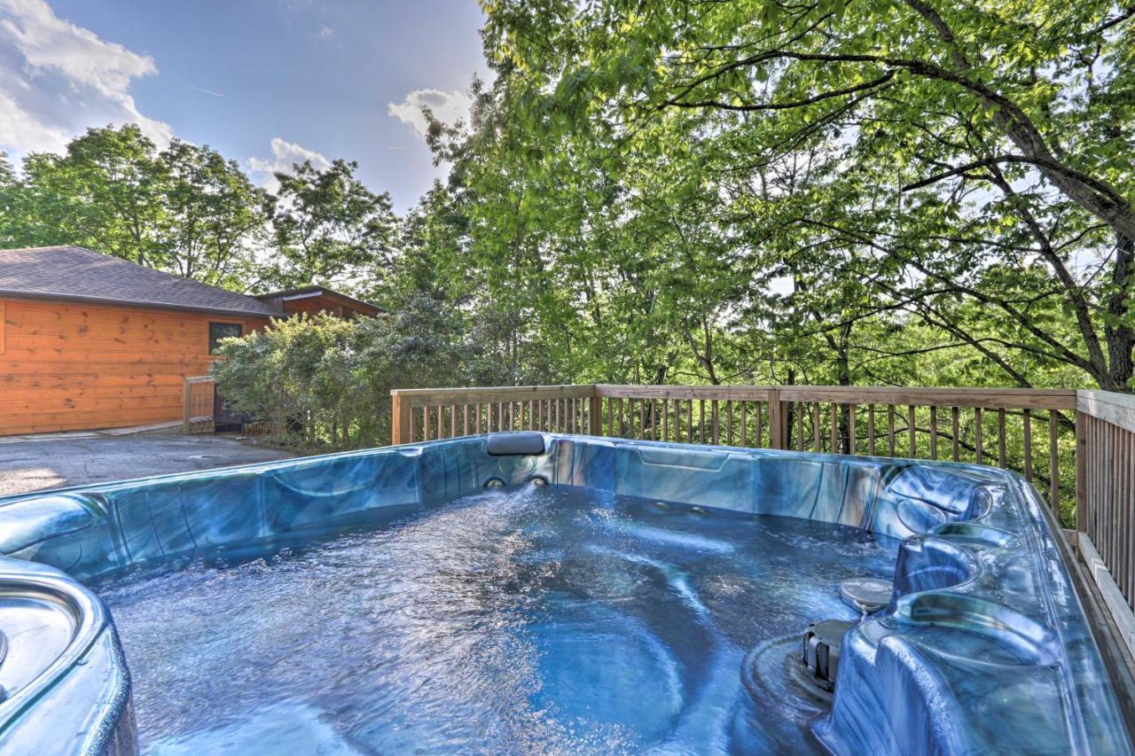 Luxe Cabin With Hot Tub, Theater, Pool Table, Arcade Pigeon Forge Zewnętrze zdjęcie