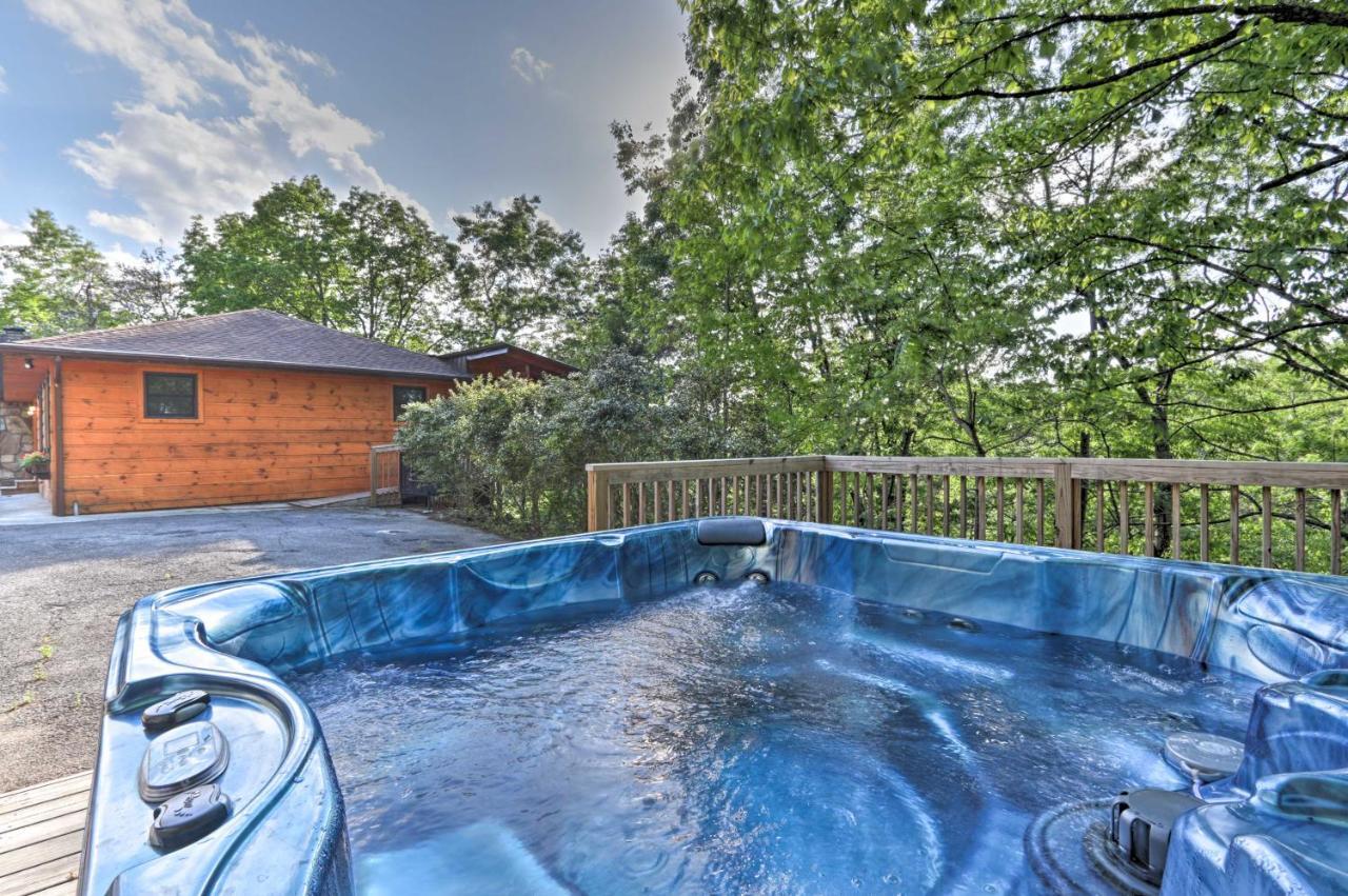 Luxe Cabin With Hot Tub, Theater, Pool Table, Arcade Pigeon Forge Zewnętrze zdjęcie